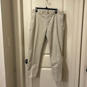 Men’s Athletic Built-In Flex Khakis